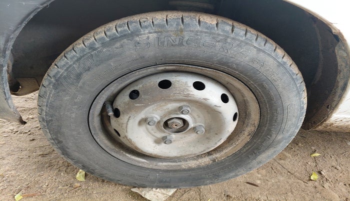 2010 Maruti Alto LXI, Petrol, Manual, 96,744 km, tyre