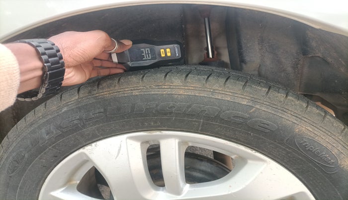 2012 Maruti Swift Dzire ZXI, Petrol, Manual, 76,395 km, tyre