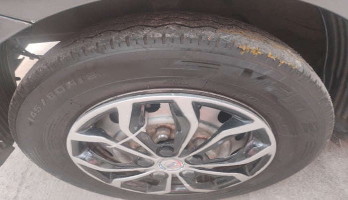 2016 Hyundai Eon ERA +, Petrol, Manual, 83,393 km, tyre