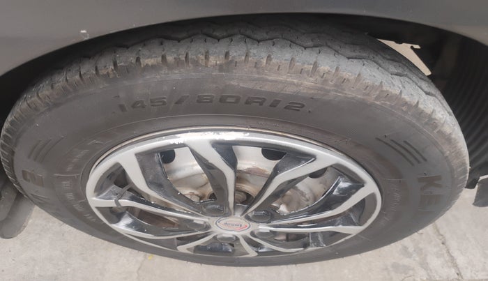 2016 Hyundai Eon ERA +, Petrol, Manual, 83,393 km, tyre