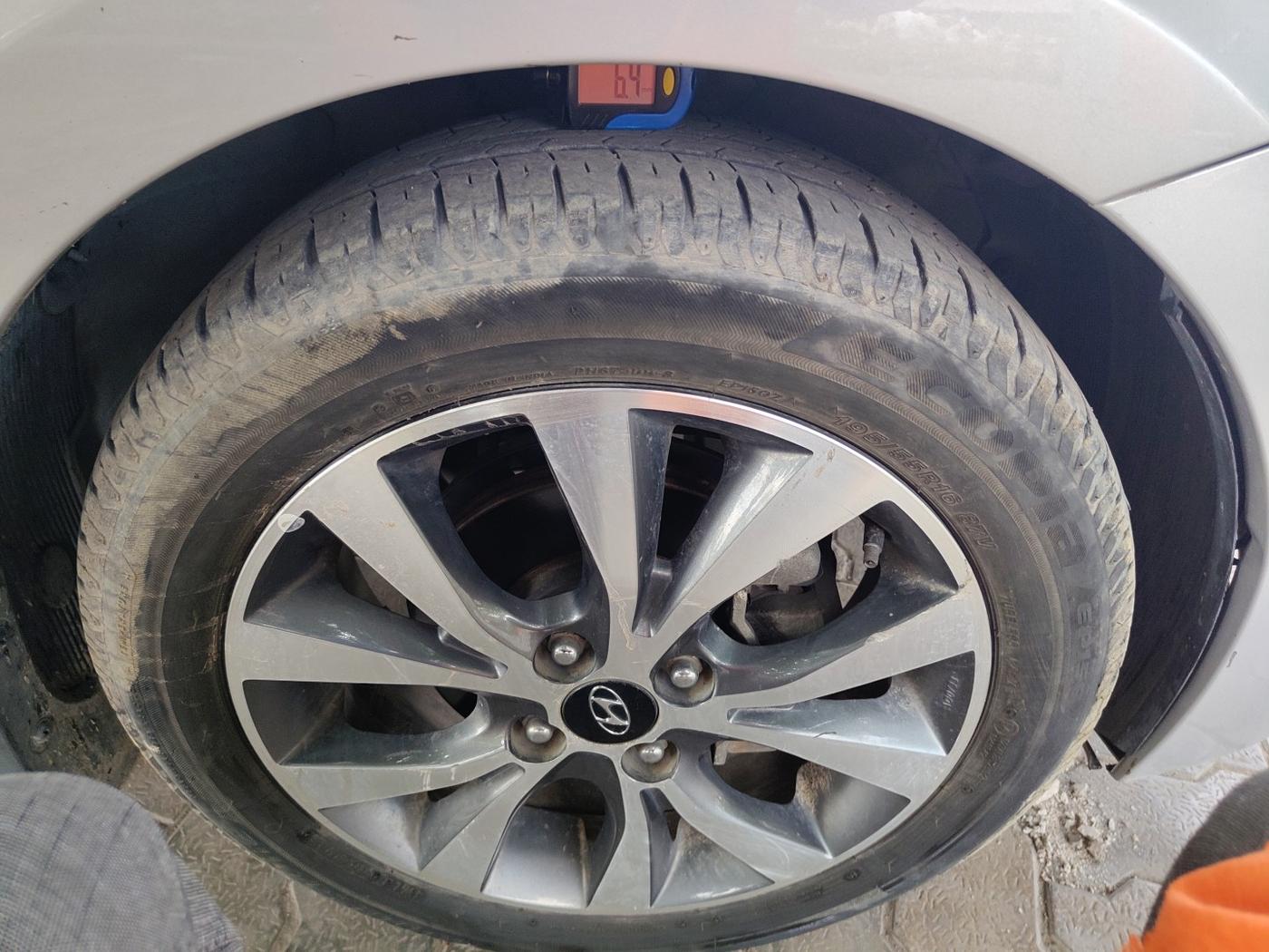2016 Hyundai Verna 1.6 CRDI SX, Diesel, Manual, 59,000 km, tyre
