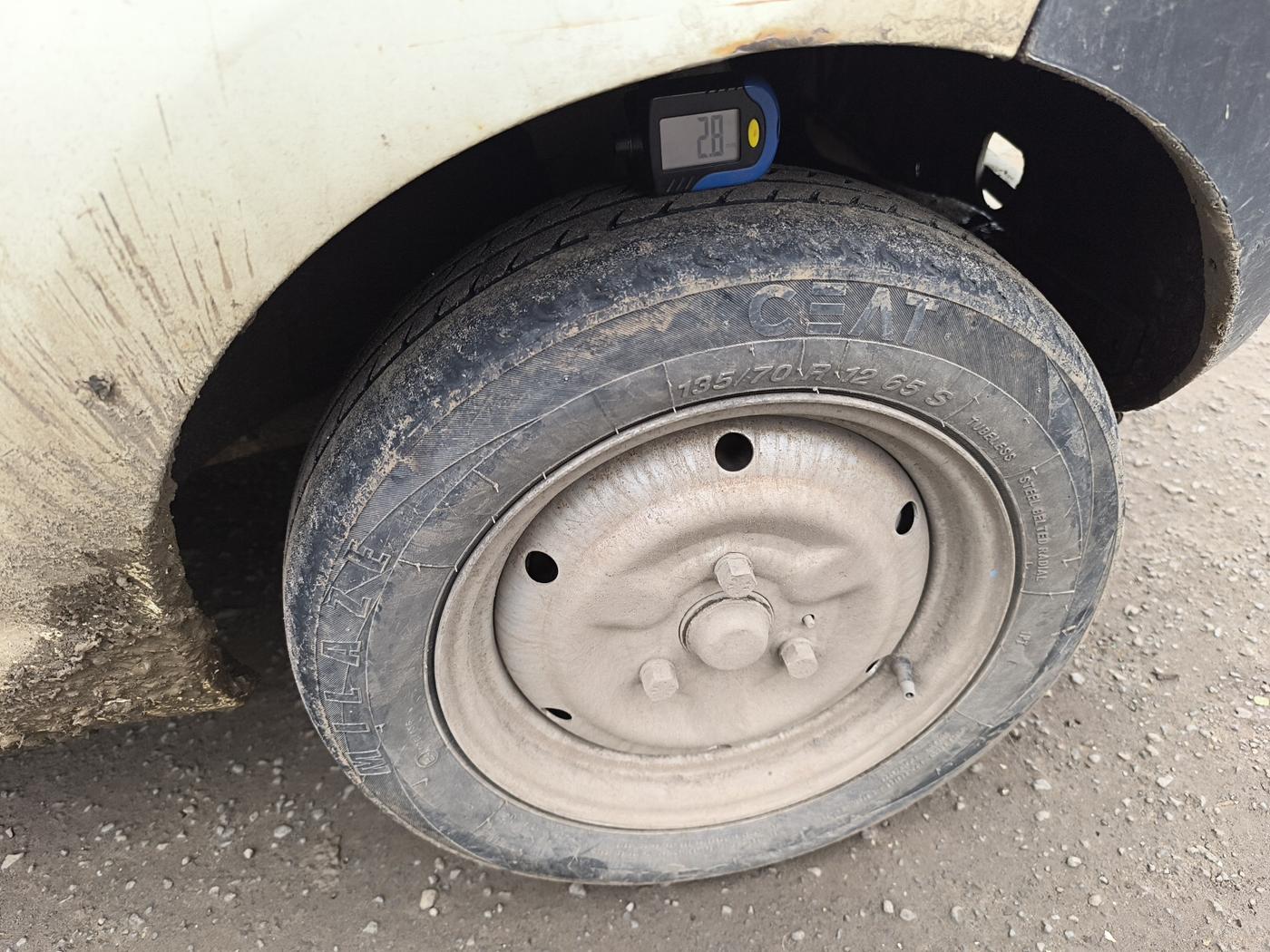 2011 Tata Nano STD, Petrol, Manual, 50,103 km, tyre