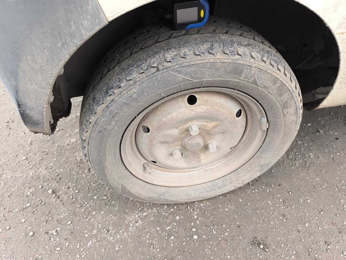2011 Tata Nano STD, Petrol, Manual, 50,103 km, tyre
