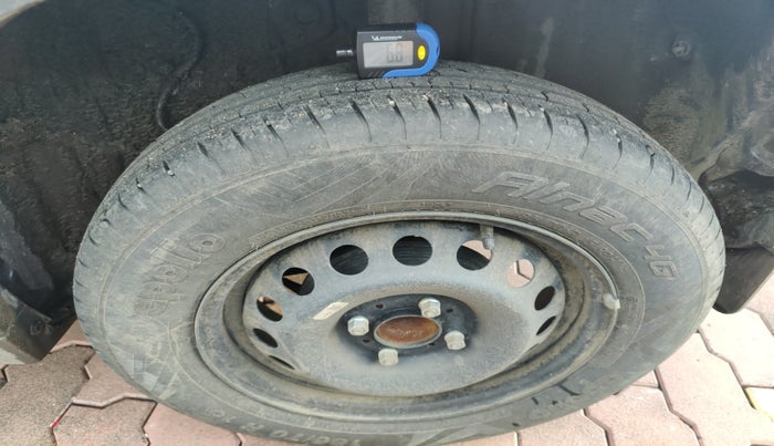 2024 Tata PUNCH ADVENTURE AMT, Petrol, Automatic, 2,558 km, tyre