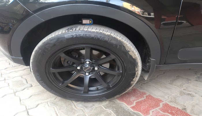 2022 Tata NEXON XZA PLUS (O) DIESEL DARK EDITION, Diesel, Automatic, 56,762 km, tyre