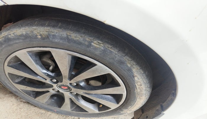 2016 Hyundai Verna 1.6 CRDI S AT, Diesel, Automatic, 1,04,386 km, tyre