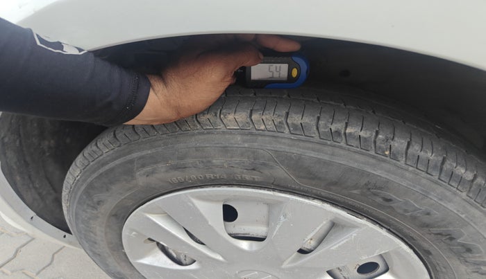 2015 Maruti Swift Dzire LXI (O), Petrol, Manual, 88,866 km, tyre