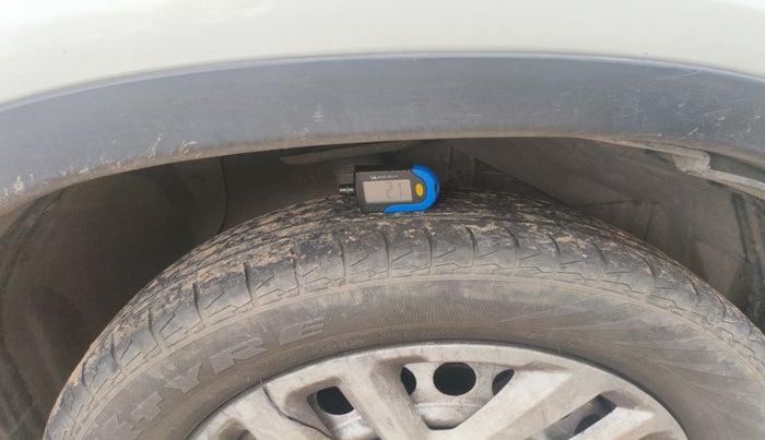 2020 Maruti Vitara Brezza LXI, Petrol, Manual, 1,13,260 km, tyre
