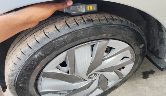 2015 Hyundai Xcent S 1.2, Petrol, Manual, 98,132 km, tyre