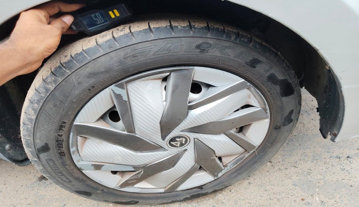 2015 Hyundai Xcent S 1.2, Petrol, Manual, 98,132 km, tyre