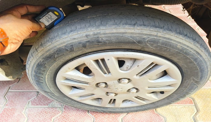 2011 Hyundai Santro Xing GL PLUS, Petrol, Manual, 1,84,245 km, tyre