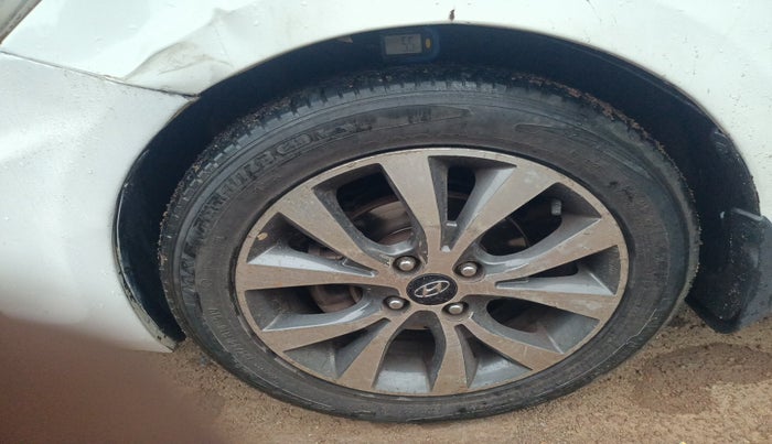 2013 Hyundai Verna FLUIDIC 1.6 CRDI SX, Diesel, Manual, 91,280 km, tyre