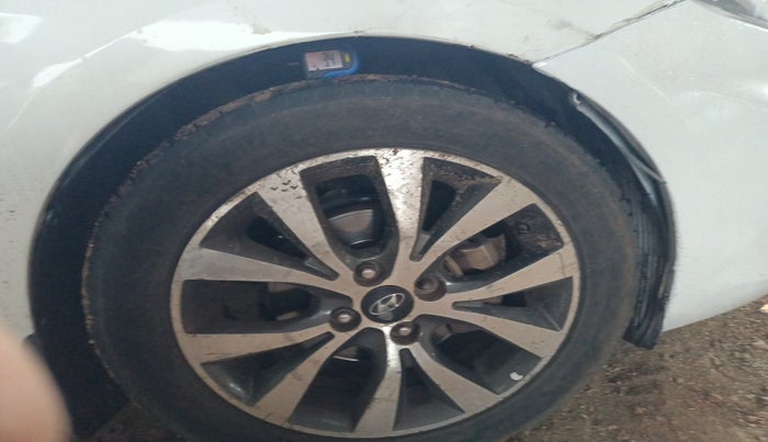 2013 Hyundai Verna FLUIDIC 1.6 CRDI SX, Diesel, Manual, 91,280 km, tyre