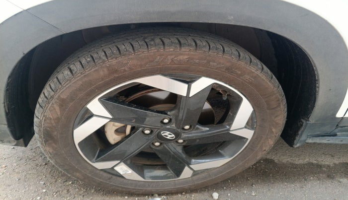 2024 Hyundai ALCAZAR 1.5 SIGNATURE (O) AT 6STR, Diesel, Automatic, 7,975 km, tyre