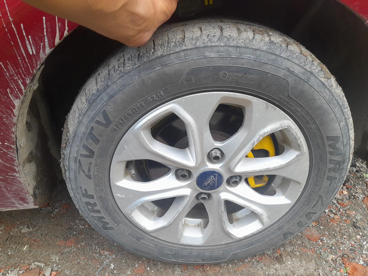 2015 Ford Figo Aspire TITANIUM1.5 DIESEL, Diesel, Manual, 1,39,000 km, tyre