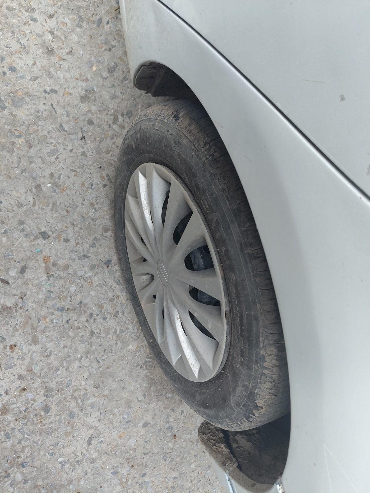 2015 Maruti Ciaz VDI, Diesel, Manual, 1,29,000 km, tyre