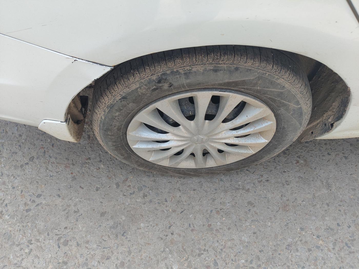 2015 Maruti Ciaz VDI, Diesel, Manual, 1,29,000 km, tyre