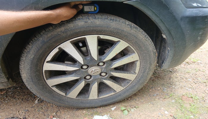 2014 Toyota Etios CROSS 1.2 G, Petrol, Manual, 94,387 km, tyre