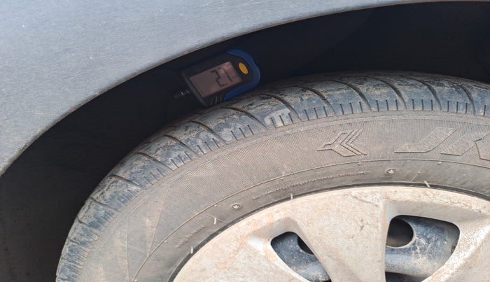 2013 Hyundai i10 SPORTZ 1.2 AT, Petrol, Automatic, 53,217 km, tyre