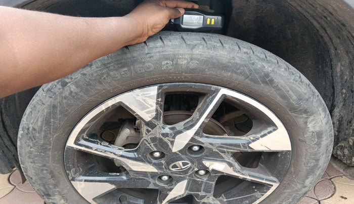 2022 Tata PUNCH CREATIVE  MT, Petrol, Manual, 29,354 km, tyre
