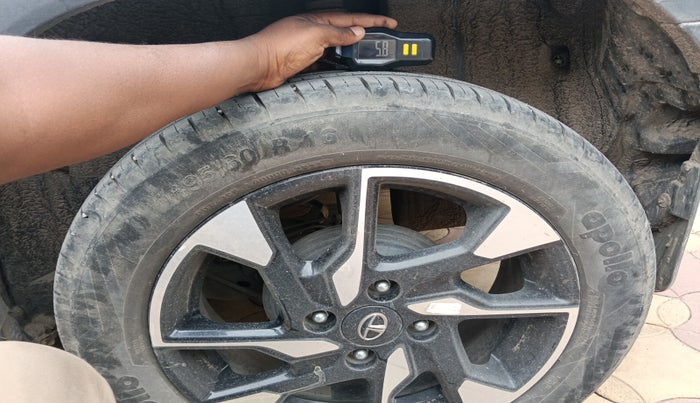 2022 Tata PUNCH CREATIVE  MT, Petrol, Manual, 29,354 km, tyre