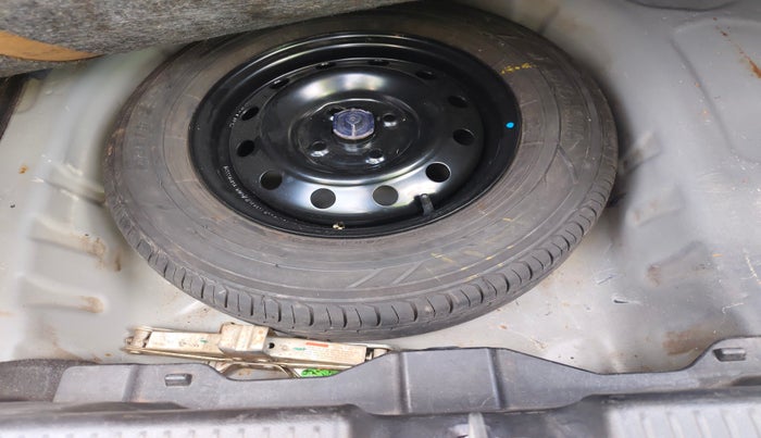 2020 Maruti Dzire VXI AMT, Petrol, Automatic, 80,841 km, tyre