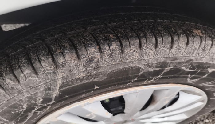 2018 Maruti Dzire LXI, Petrol, Manual, 86,433 km, tyre