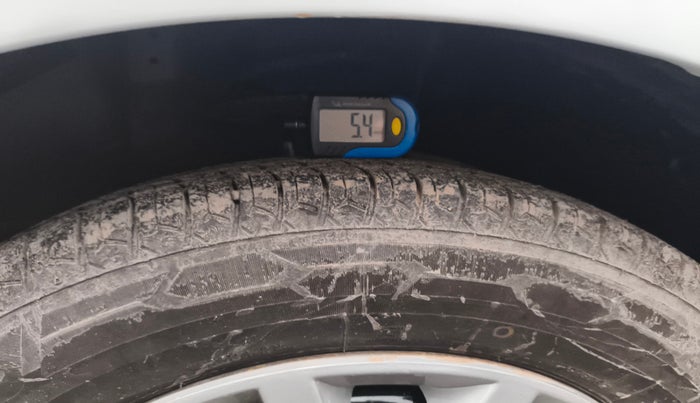 2018 Maruti Dzire LXI, Petrol, Manual, 86,433 km, tyre
