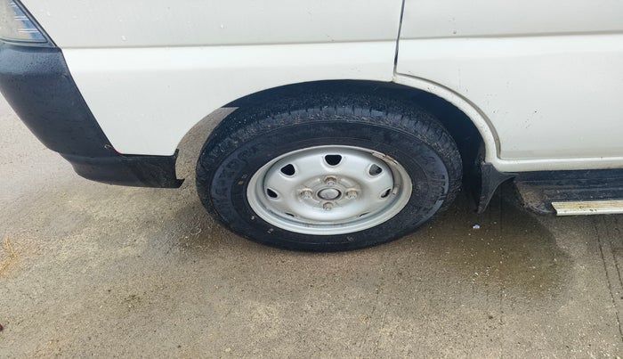 2014 Maruti Eeco 5 STR WITH A/C+HTR, Petrol, Manual, 52,177 km, tyre