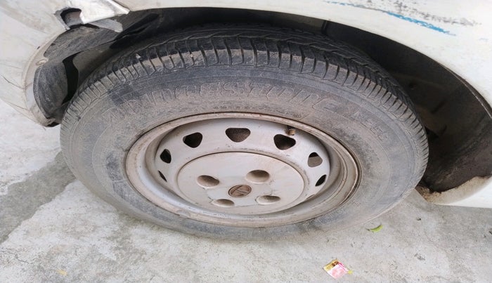2013 Tata Indica Vista LS TDI, Diesel, Manual, 1,05,937 km, tyre