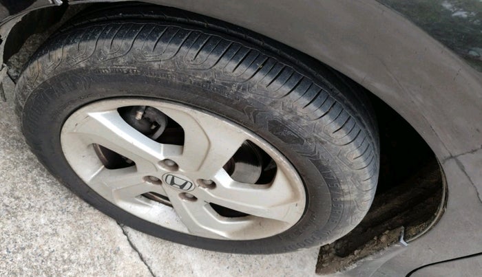 2015 Honda City 1.5L I-DTEC V, Diesel, Manual, 1,07,614 km, tyre