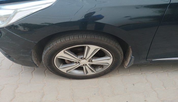 2017 Hyundai Verna 1.6 VTVT SX, Petrol, Manual, 82,630 km, tyre