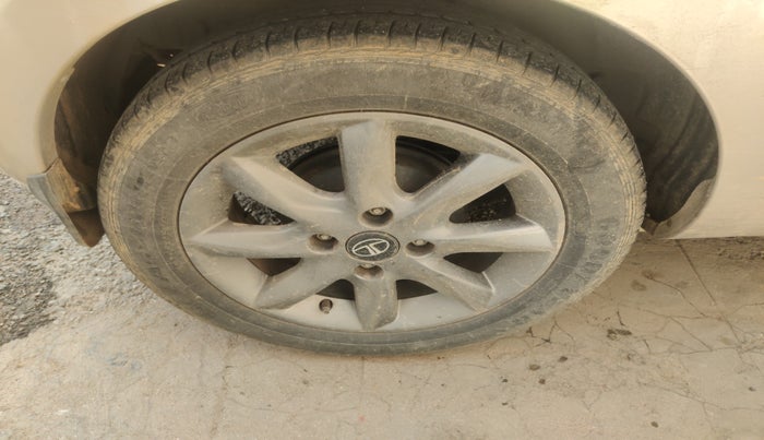 2016 Tata Bolt XT REVOTRON, Petrol, Manual, 36,530 km, tyre