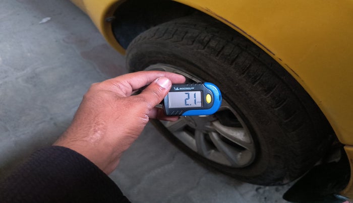 2015 Mahindra E2O T2, Electric, Automatic, 25,000 km, tyre