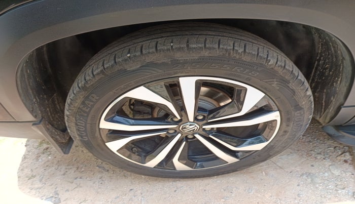 2023 MG HECTOR PLUS SHARP PRO 1.5 TURBO MT 7 STR, Petrol, Manual, 22,188 km, tyre