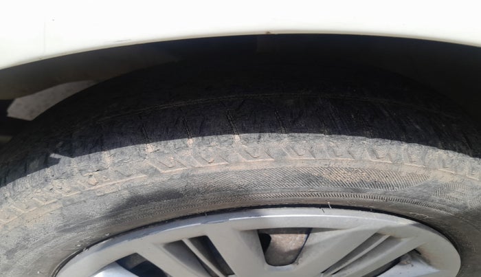 2010 Hyundai Santro Xing GL, Petrol, Manual, 1,19,758 km, tyre