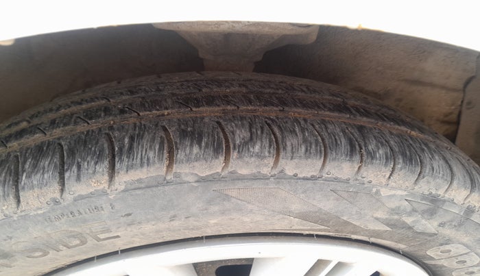 2010 Hyundai Santro Xing GL, Petrol, Manual, 1,19,758 km, tyre