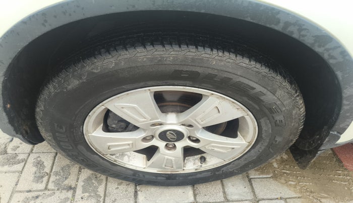 2012 Mahindra XUV500 W8, Diesel, Manual, 1,35,976 km, tyre