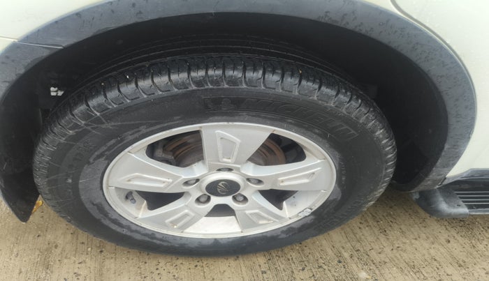 2012 Mahindra XUV500 W8, Diesel, Manual, 1,35,976 km, tyre