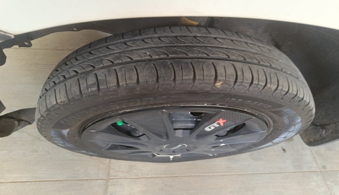 2012 Maruti Wagon R 1.0 LXI, Petrol, Manual, 70,063 km, tyre