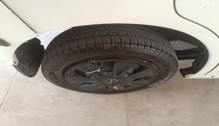 2012 Maruti Wagon R 1.0 LXI, Petrol, Manual, 70,063 km, tyre