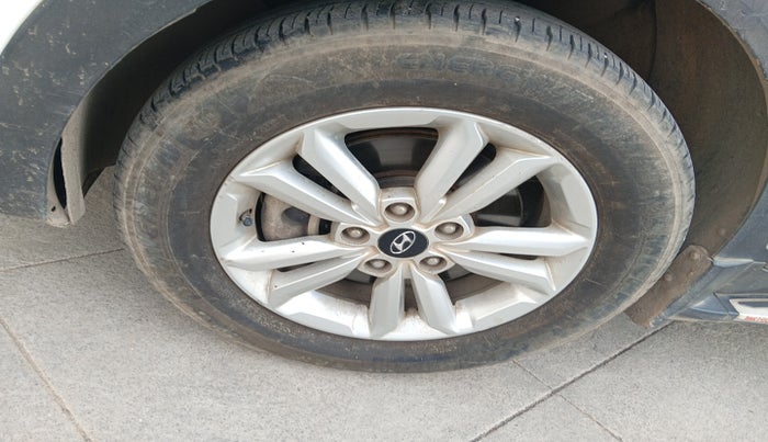 2017 Hyundai Creta SX PLUS 1.6 PETROL, Petrol, Manual, 99,468 km, tyre