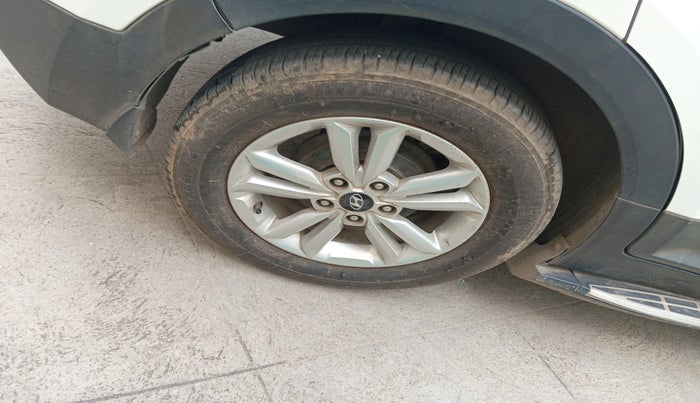 2017 Hyundai Creta SX PLUS 1.6 PETROL, Petrol, Manual, 99,468 km, tyre