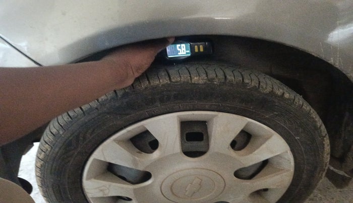 2011 Chevrolet Spark LT 1.0, Petrol, Manual, 1,43,881 km, tyre