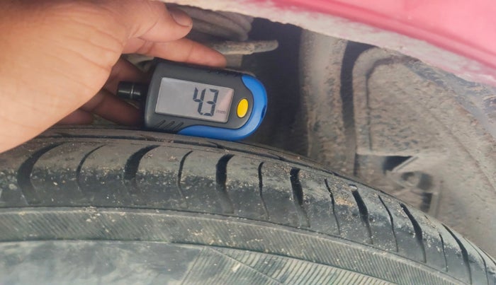 2018 Tata Tiago XZ PETROL, Petrol, Manual, 1,38,626 km, tyre