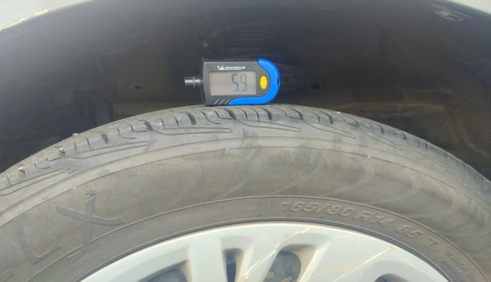 2015 Maruti Swift VXI, Petrol, Manual, 57,997 km, tyre