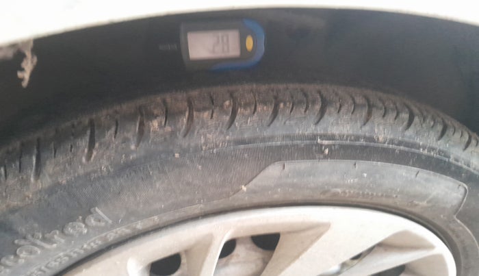 2017 Maruti Dzire VDI AMT, Diesel, Automatic, 1,67,289 km, tyre