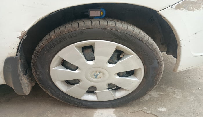 2010 Maruti Zen Estilo VXI, Petrol, Manual, 43,027 km, tyre