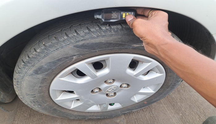 2013 Hyundai i20 MAGNA 1.2, Petrol, Manual, 64,675 km, tyre
