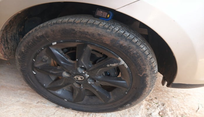 2014 Tata Bolt XT REVOTRON, Petrol, Manual, 45,329 km, tyre